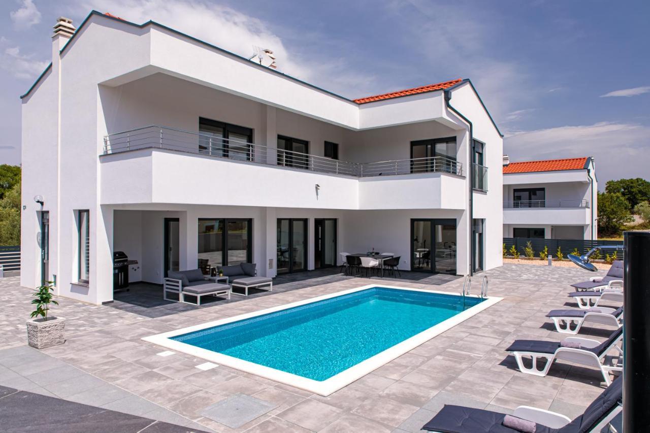Villa Graefin Malinska Exterior photo